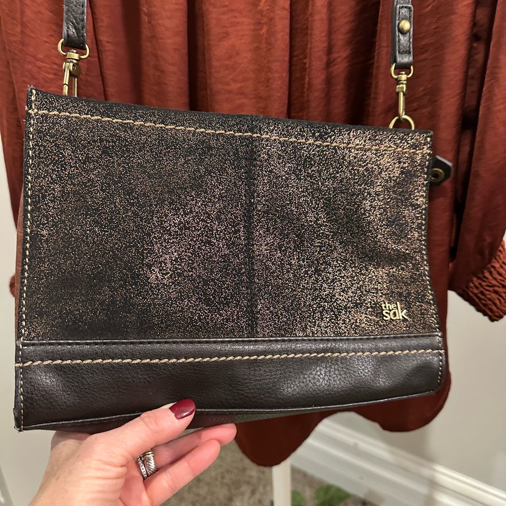 The Sak leather Crossbody Bag shimmer bronze